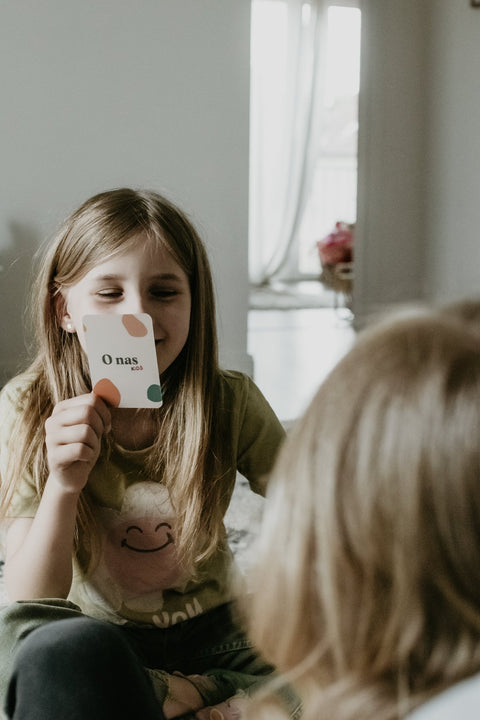 O nas kids — la version polonaise de notre jeu de conversation pour enfants.