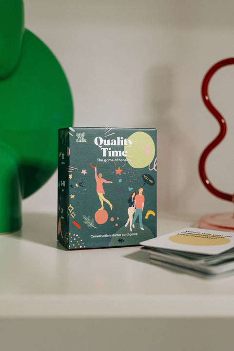La boîte Quality Time sur une étagère